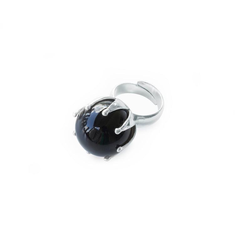 The Kaora Sandara Jewelry Silver Ring I'M A Queen with Black Agate (Size M) features a bold claw-set stone, shown on a white background—ideal for making a statement.